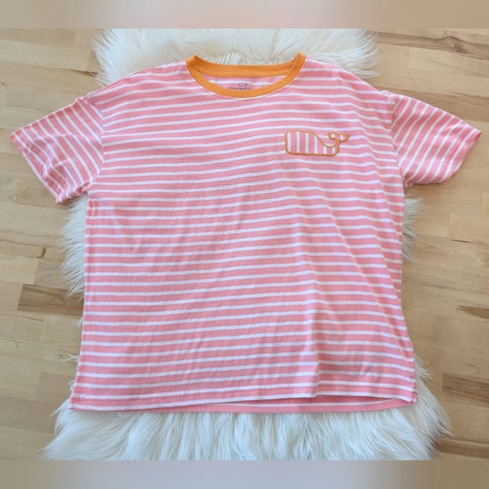 {Vineyard Vines} Girls Boxy Whale Patch T-Shirt - Picture 1 of 3